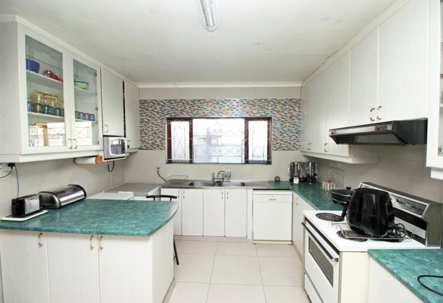 5 Bedroom Property for Sale in Lansdowne Western Cape